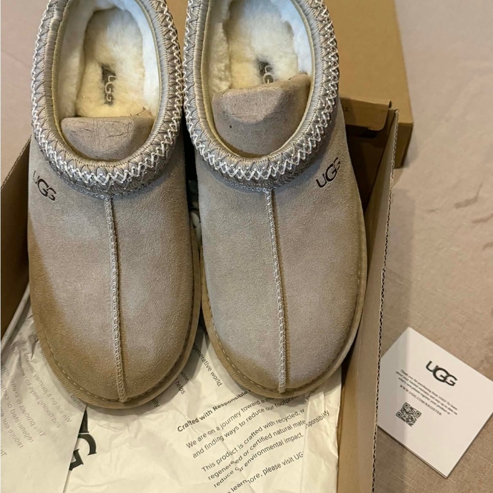 UGG Tasman Slippers Size 10 for Women’s, size 8 for Men’s Mustard seed